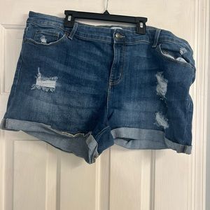 True Craft Mid-Rise Shorts